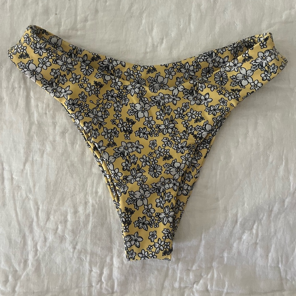 Zaful Yellow swimsuit bottoms